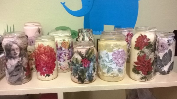 Χριστουγεννιάτικες κατασκευές για γονείς και παιδιά στο "Κόκκινο μπαλόνι"