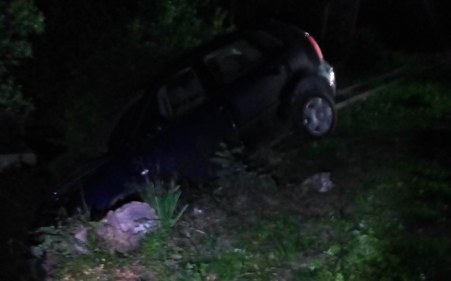 Τροχαίο ατύχημα με εκτροπή οχήματος στο Ρατζακλί (εικόνα - ανανεωμένο)