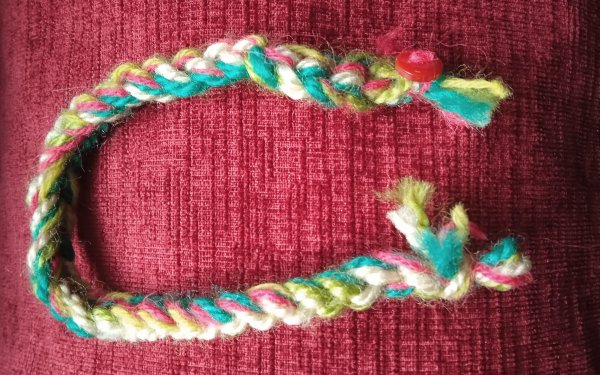 Νιόβη Καμπίτση: ''Ο Μαρτιάκος που φόραγαν στα παιδιά στην Κεφαλονιά τα παλιά χρόνια''