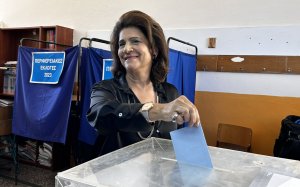 Ψήφισε στην Κέρκυρα η Ρόδη Κράτσα