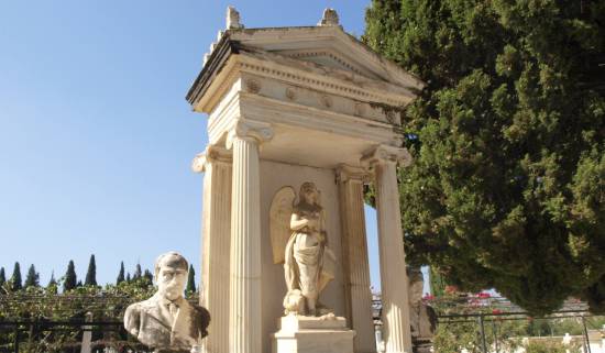 Μια γλυπτοθήκη στο Δράπανο