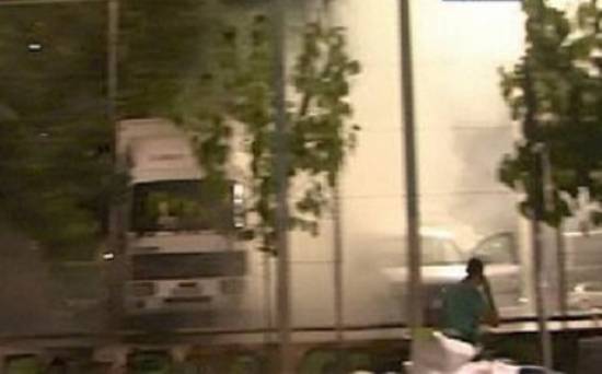 Επίθεση με μολότοφ στο βαν της NOVA