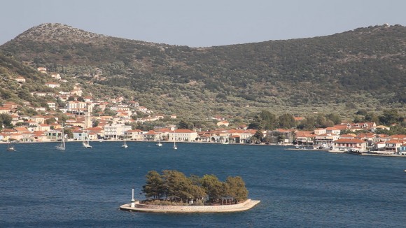 Σε Πόρο και Bαθύ προβάλλεται την Πέμπτη & την Παρασκευή το «Λουλούδια του Πελάγους»