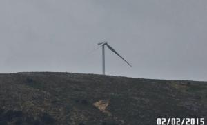 Έχασε το ένα της φτερό από την κακοκαιρία η ανεμογεννήτρια στην Αγία Δυνατή
