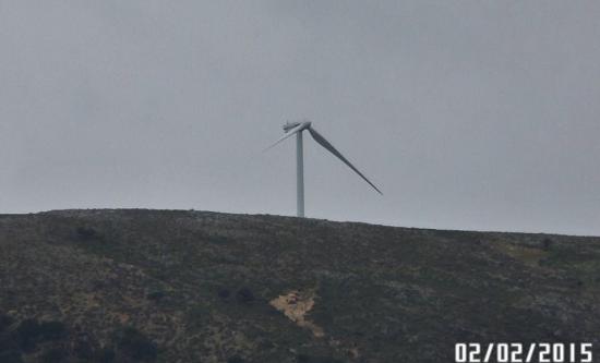 Έχασε το ένα της φτερό από την κακοκαιρία η ανεμογεννήτρια στην Αγία Δυνατή