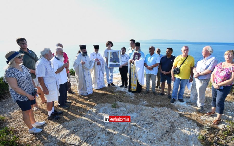 Η καθιερωμένη απόβαση στο νησάκι του Δία για τη χάρη της Παναγίας Διώτισσας