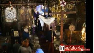 Με ευλάβεια και κατάνυξη η Αποκαθήλωση του Εσταυρωμένου στον Ι.Ν. Αγίου Σπυρίδωνα (εικόνες + video)