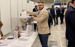 «Έκρηξη» Κουλουμπή" εναντίον του Προέδρου της ΟΝΝΕΔ - Κατήγγειλε προσπάθεια χειραγώγησης από τα κεντρικά της οργάνωσης (COSMOS 96,5)