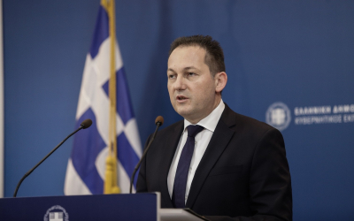Πέτσας: Κυρώσεις στους γονείς των παιδιών που δεν φοράνε μάσκα