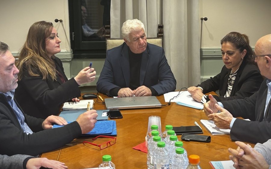 Σύσκεψη υπό τον Περιφερειάρχη για την πορεία του προγράμματος LEADER στα Ιόνια Νησιά