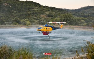 Καρέ – καρέ η υδροληψία ενός Bell 214ST στα Τζαννάτα