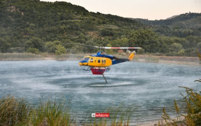 Καρέ – καρέ η υδροληψία ενός Bell 214ST στα Τζαννάτα
