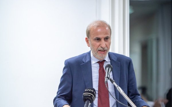Ατσάρος για χωροταξικό τουρισμού: «Πλήγμα για τη μικροϊδιοκτησία και τις τοπικές κοινωνίες»