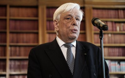 Εισήχθη στο νοσοκομείο ο Προκόπης Παυλόπουλος – Θετική στον Κορονοϊό και η σύζυγός του