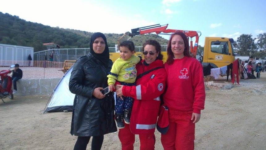 Το Σώμα Εθελοντών Σαμαρειτών Κεφαλληνίας σε παροχή ανθρωπιστικής βοήθειας στους πρόσφυγες στη Λέσβο
