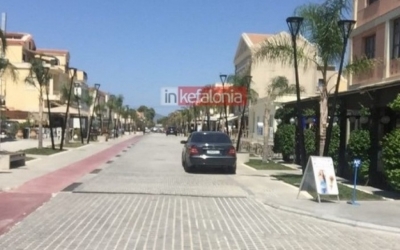 “Φρένο” στην παραβατική είσοδο οχημάτων στους πεζοδρόμους, μέσα και γύρω από την πλατεία Αργοστολίου, έβαλε το Δημοτικό Συμβούλιο