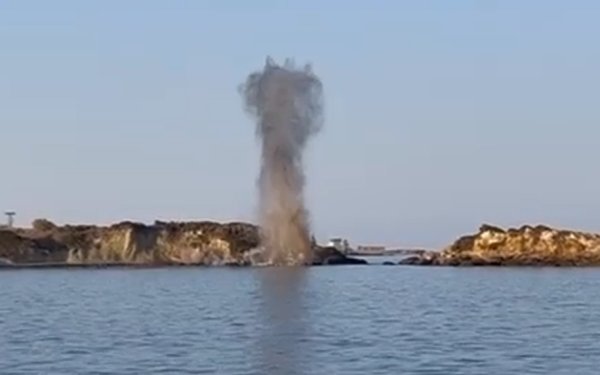 Κεφαλονιά: H καταστροφή της βόμβας του Β' Παγκόσμιου στην παραλία Σπάσματα (video)