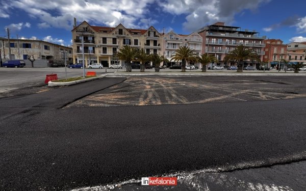 Ξεκίνησε η τελική ασφαλτόστρωση στο Δημοτικό χώρο στάθμευσης της παραλιακής