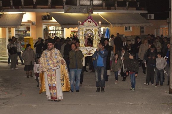 Η περιφορά του Επιταφίου στα Σπαρτιά (εικόνες)