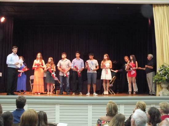 Το Βαλλιάνειο Λύκειο Κεραμειών ευχαριστεί το Ίδρυμα Γ. & Μ. Βεργωτή