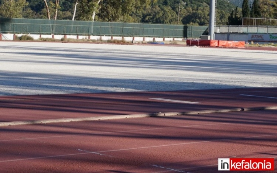 Με ρυθμό… χελώνας προχωρούν οι εργασίες στο Στάδιο Αργοστολίου (εικόνες)