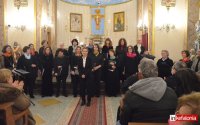 «Υπέροχη!» Η Γυναικεία Χορωδία του Δήμου Αργοστολίου υμνεί τη γέννηση του Θεανθρώπου στην Καθολική εκκλησία! (εικόνες/video)