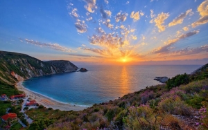 Οι Πετανοί στις πιο ιδιαίτερες παραλίες της Ελλάδας!