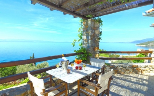 Ομοσπονδία Τουριστικών Καταλυμάτων Κεφαλονιάς & Ιθάκης: "Ο Τουρισμός έχει ανάγκη από ομόνοια, ενότητα και σοβαρότητα και όχι από αλαζονεία και αμετροέπεια"