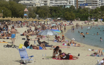 Κρίσιμο διήμερο για τον τουρισμό: «Κλείνουν» τα υγειονομικά πρωτόκολλα