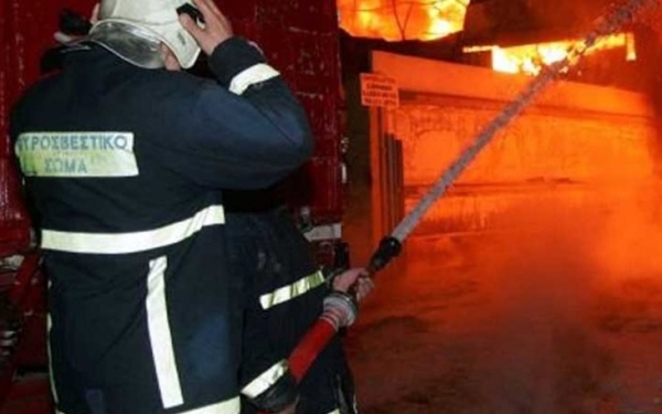 Φωτιά σε οικία στα Κατσαράτα