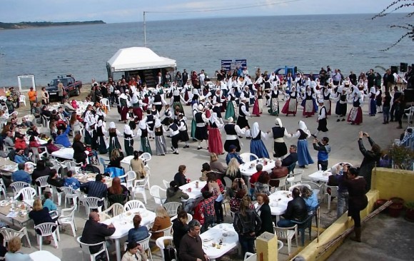 Κυριακή των Βαϊων στον Κατελειό με ζωντανή μουσική, χορό, αλιάδα & μπακαλιάρο