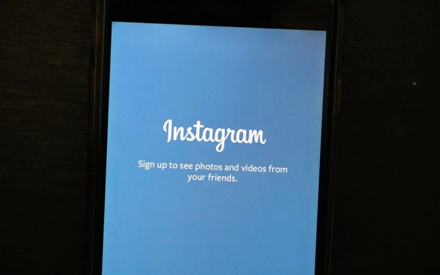 Το Instagram βάζει τέλος στο «swipe up»: Η μεγάλη αλλαγή που έρχεται στις ιστορίες