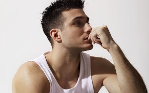 Ο Γιώργος Κακοσαίος στο INKEFALONIA.GR : Ψάχνω τον ήχο μου, όμως με τα τραγούδια μου νιώθω πως έχω μια ταυτότητα