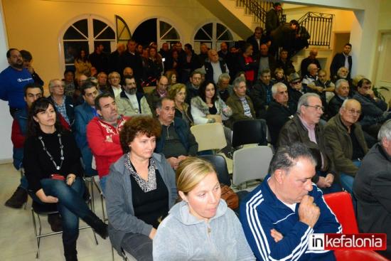 «Καζάνι που βράζει» ο Πόρος για την αναστολή λειτουργίας της ALPHA Bank – Ετοιμάζουν κινητοποιήσεις οι κάτοικοι (εικόνες + video)