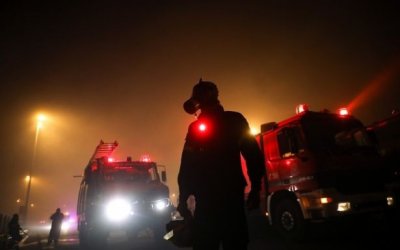 Φωτιά στην Αττική: Στην εντατική οι δύο εγκαυματίες εθελοντές πυροσβέστες