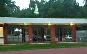 Σε Χριστουγεννιάτικο... σκηνικό και το Στάδιο Αργοστολίου! (εικόνες)