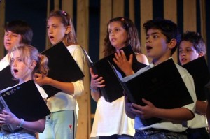 Η &quot;FILIA&quot; υποστηρίζει την προσπάθεια του μαέστρου Άγγ. Μουρελάτου στην οργάνωση της παιδικής χορωδίας Κεφαλονιάς