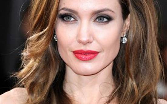 «Πέθαναν» και την Angelina Jolie