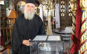 Εμφανίστηκε το πρώτο φιδάκι της Παναγίας στο Μαρκόπουλο (εικόνες)