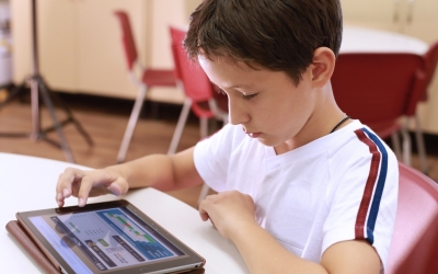 ΕΛΜΕ ΚΙ: Να δοθεί άμεσα ένα tablet σε όλα τα παιδιά- αποκλειστικά με ευθύνη του υπουργείου