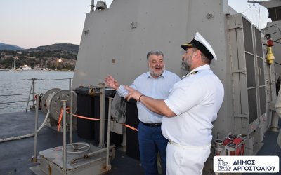 Εθιμοτυπική επίσκεψη Δημάρχου Αργοστολίου στην Τορπιλάκατο ‘’ΡΙΤΣΟΣ P-71’’ του Πολεμικού Ναυτικού