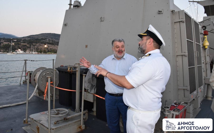 Εθιμοτυπική επίσκεψη Δημάρχου Αργοστολίου στην Τορπιλάκατο ‘’ΡΙΤΣΟΣ P-71’’ του Πολεμικού Ναυτικού