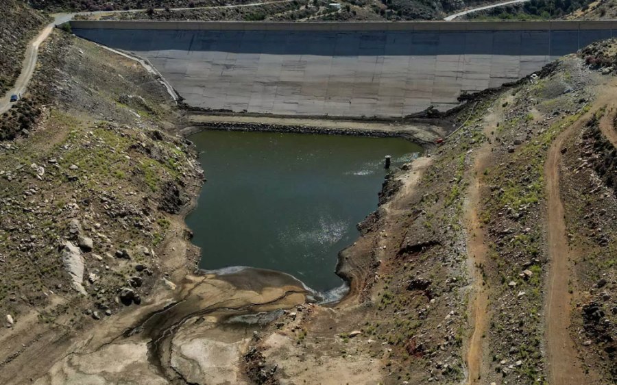 Λειψυδρία: Στερεύει το νερό στα φράγματα - Τα εφτά νησιά που κινδυνεύουν και αναζητούν λύσεις