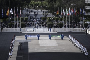 Ξεκίνησε το ταξίδι της Ολυμπιακής Φλόγας για το Ρίο -Η τελετή στο Παναθηναϊκό Στάδιο [εικόνες]