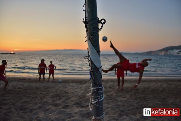 1o τουρνουά Foot Volley: Φινάλε με εντυπωσιακές &quot;βουτιές&quot; στην άμμο και … ανάποδα ψαλίδια! (εικόνες)