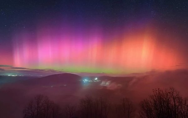 Το Βόρειο Σέλας ήρθε στην Ελλάδα: Πού οφείλονται οι απόκοσμες εικόνες, το σπάνιο φαινόμενο
