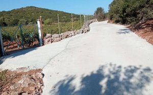 Ιθάκη: Προχωρά η τσιμεντόστρωση του δρόμου στο Βουνί Περαχωρίου