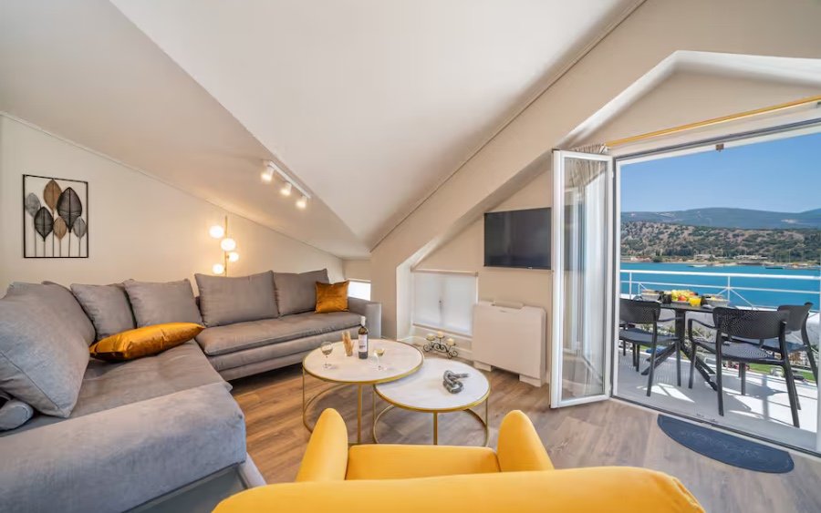 Porta nel Blu: A Stylish Retreat in the Heart of Argostoli