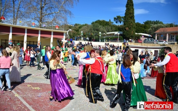 Ωραία "κατάσταση"! Καρναβαλο - ξεφάντωμα με κέφι… τρελό στα Κουρκουμελάτα! (εικόνες + video)