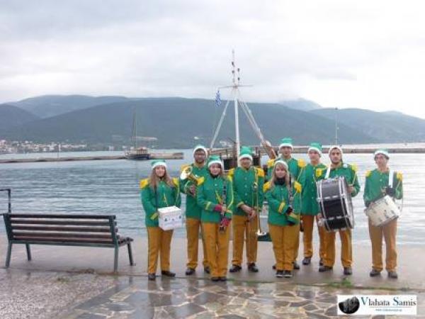 Πρωτοχρονιάτικα Κάλαντα απο την Φιλαρμονική Σάμης &quot;Θέμος Αμούργης&quot; (video)